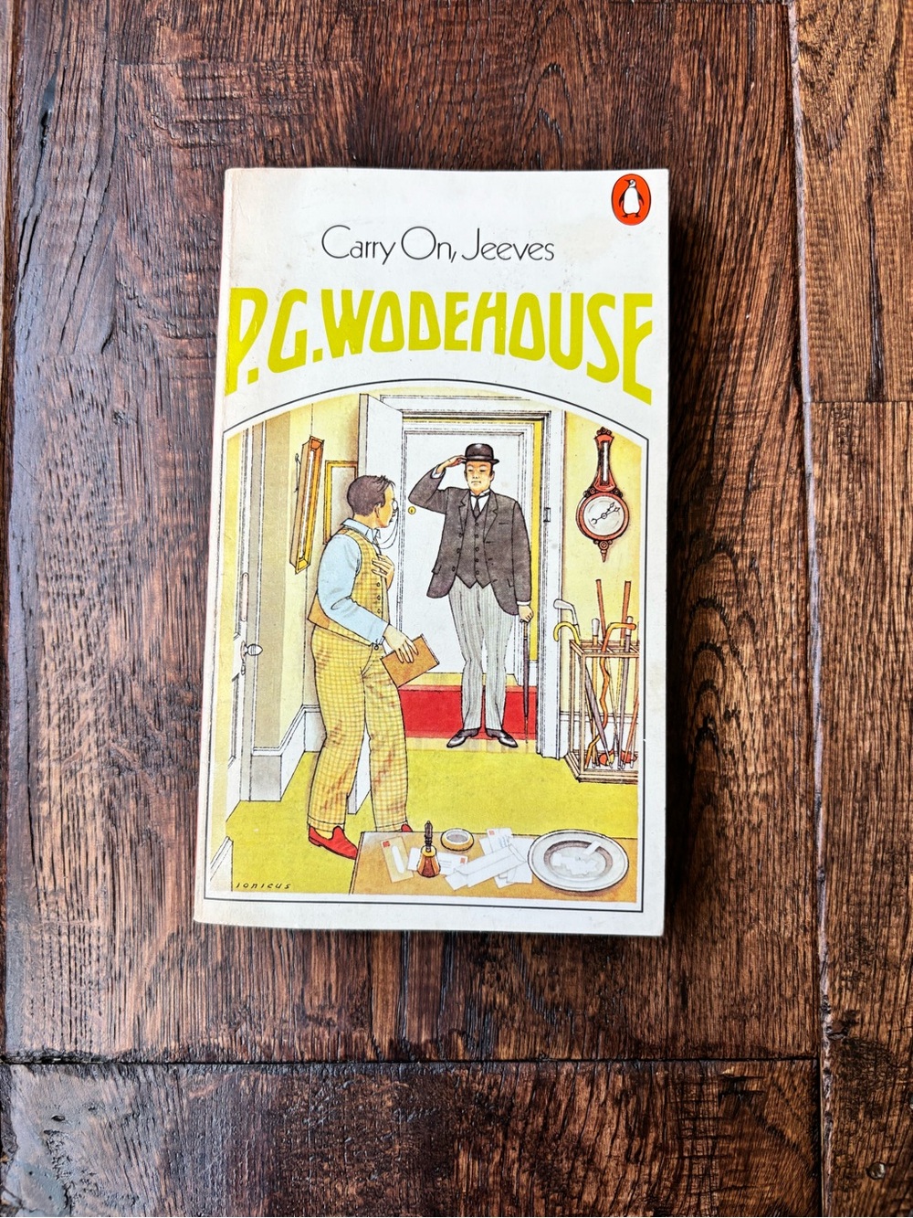 Vintage Carry On, Jeeves paperback book P. G. Wodehouse